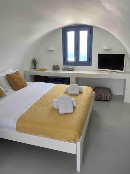 Dome Suite,hot Tub,sea View In Firostefani! Апартаменты Тира